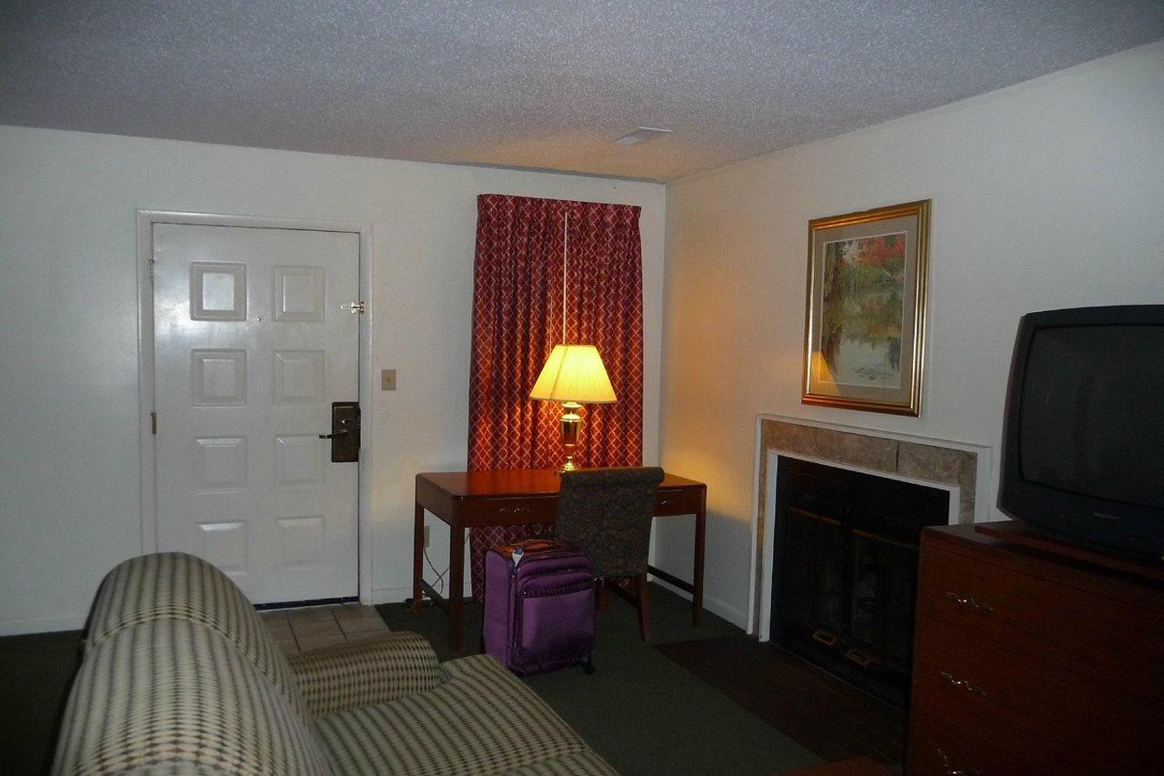 Huntsville Hotel & Suites Esterno foto